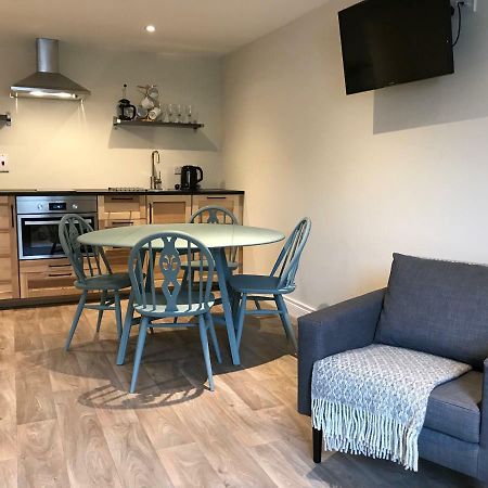 Bush House Accommodation - The Courthouse Apartment ブッシュミルズ エクステリア 写真