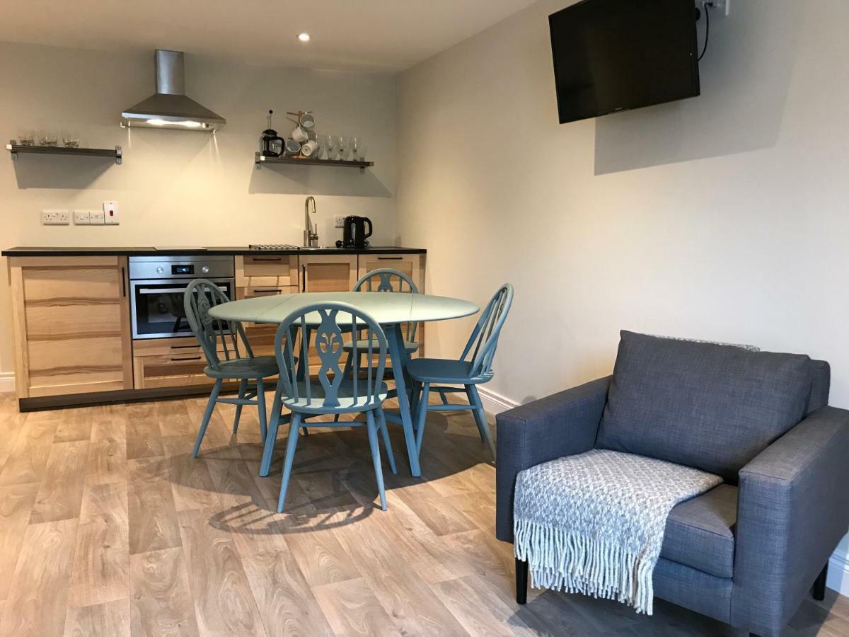 Bush House Accommodation - The Courthouse Apartment ブッシュミルズ エクステリア 写真