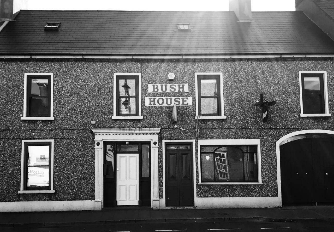 Bush House Accommodation - The Courthouse Apartment ブッシュミルズ エクステリア 写真