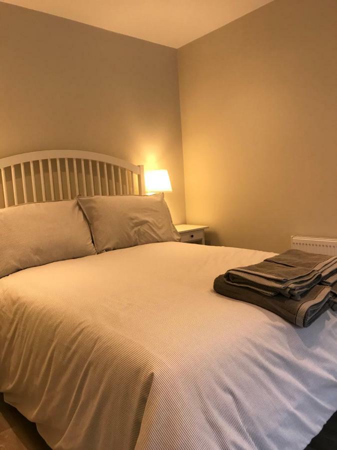 Bush House Accommodation - The Courthouse Apartment ブッシュミルズ エクステリア 写真